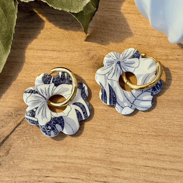 Pampilles grandes fleurs 8 pétales style porcelaine 